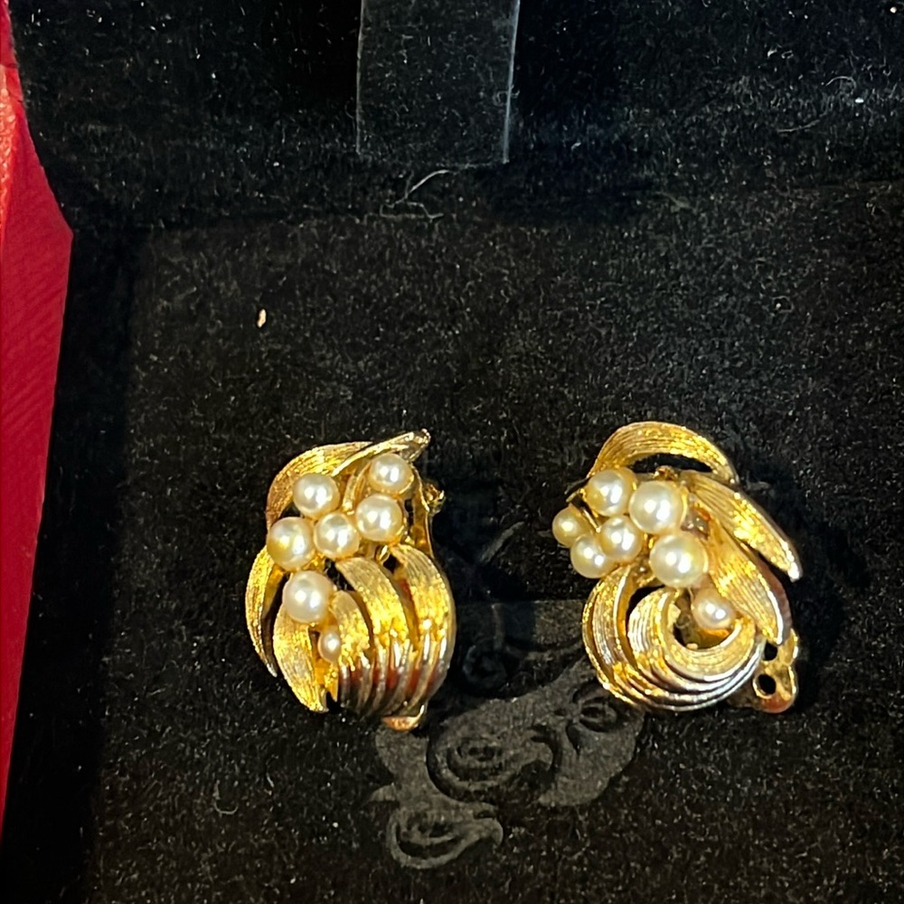 Vintage Clip on Earrings